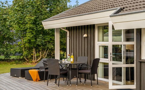 Mechthild - 2.7Km from the Sea: Plafond, Flooring, Interieur Ontwerp, Verdieping, Samengesteld Materiaal, Meubilair, Toevlucht, Hotel, Ontwerp, Daylighting