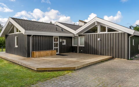 Mechthild - 2.7Km from the Sea: Plafond, Flooring, Interieur Ontwerp, Verdieping, Samengesteld Materiaal, Meubilair, Toevlucht, Hotel, Ontwerp, Daylighting