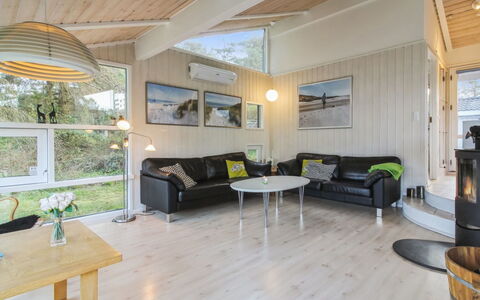 Immi - 1.5Km from the Sea: Hout, Huis, Plafond, Deur, Verblijf, Houten Vloer, Woonkamer, Hardwood, Plank