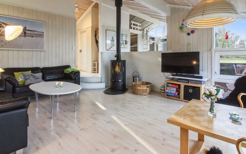 Immi - 1.5Km from the Sea: Interieur Ontwerp, Hout, Meubilair, Flooring, Houten Vloer, Plafond, Verdieping, Woonkamer, Huis, Kamer