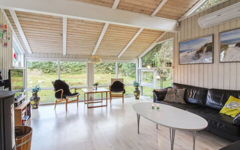 Immi - 1.5Km from the Sea: Hout, Plafond, Interieur Ontwerp, Huis, Flooring, Verdieping, Deur, Verblijf, Woonkamer, Veranda