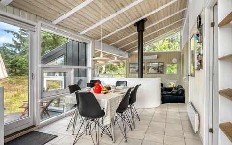 Immi - 1.5Km from the Sea: Hout, Interieur Ontwerp, Plafond, Flooring, Verdieping, Huis, Houten Vloer, Stoel, Hardwood, Woonkamer
