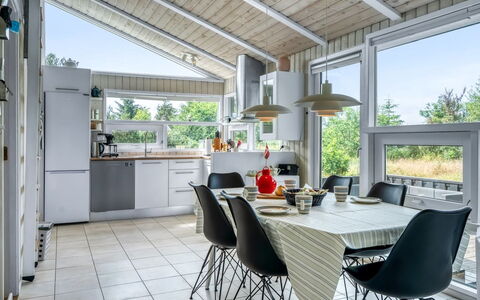 Immi - 1.5Km from the Sea: Meubilair, Stoel, Interieur Ontwerp, Plafond, Keuken En Eettafel, Keuken, Huis, Flooring, Tafel, Lichte Inrichting
