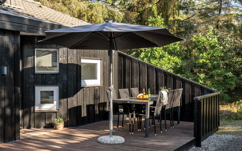 Immi - 1.5Km from the Sea: Meubilair, Interieur Ontwerp, Stoel, Flooring, Tafel, Toevlucht, Verdieping, Plafond, Kamer, Eco Hotel