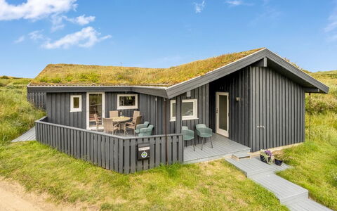 Rosemari - 260M from the Sea: Huis, Huis, Deur, Dak, Verblijf, Landgoed, Tuin, Schaduw, Siding, Werf
