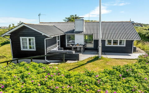 Baldine - 140M from the Sea: Dak, Huis, Huis, Verblijf, Deur, Veranda, Siding, Landgoed, Boerderij, Oprit