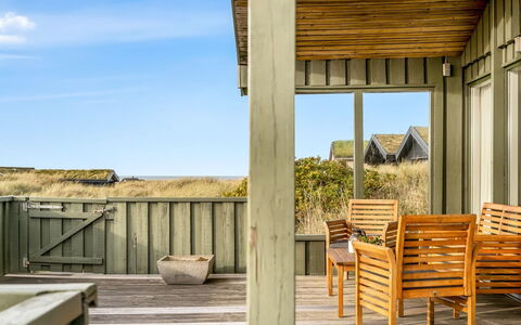 Fransine - 480M from the Sea: Dak, Land Lot, Verblijf, Huis, Landelijk Gebied, Schuur, Siding, Garden Gebouwen, Blokhut, Hut