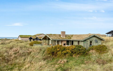 Fransine - 480M from the Sea: Dak, Land Lot, Verblijf, Huis, Landelijk Gebied, Schuur, Siding, Garden Gebouwen, Blokhut, Hut