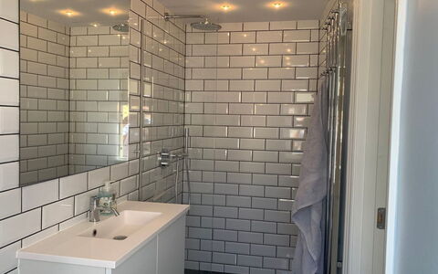Huanca - 900M from the Sea: Muur, Flooring, Interieur Ontwerp, Verdieping, Badkamer, Tegel, Loodgieterswerkinrichting, Loodgieter