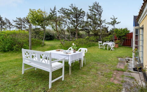 Helny - 300M from the Sea: Meubilair, Struik, Tuin, Tafel, Stoel, Buitenmeubels, Schaduw, Buitentafel, Landscaping