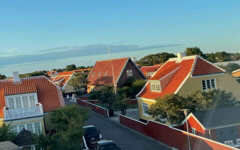 Jarkko - 200M from the Sea: Plafond, Flooring, Interieur Ontwerp, Verdieping, Samengesteld Materiaal, Meubilair, Toevlucht, Hotel, Ontwerp, Daylighting