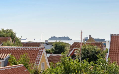 Jarkko - 200M from the Sea: Huis, Dak, Woongebied, Huis, Ochtend, Zee, Zonlicht, Voorstad, Kust