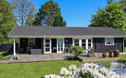 Eia - 500M from the Sea: Thatching, Verblijf, Huis, Dak, Huis, Boerderij, Hut, Landgoed, Dorp