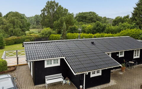 Ylermi - 1.5Km from the Sea: Dak, Huis, Huis, Verblijf, Deur, Siding, Tuin, Werf, Landgoed, Gazon