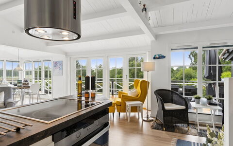 Ylermi - 1.5Km from the Sea: Interieur Ontwerp, Flooring, Meubilair, Plafond, Verdieping, Keuken, Countertop, Lichte Inrichting, Verlichting, Stoel
