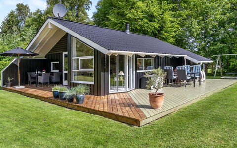 Marjatta - 850M from the Sea: Woongebied, Dak, Voorstad, Oprit, Landgoed, Schoorsteen