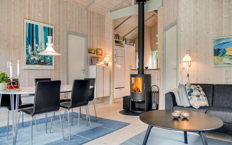 Marjatta - 850M from the Sea: Woongebied, Dak, Voorstad, Oprit, Landgoed, Schoorsteen