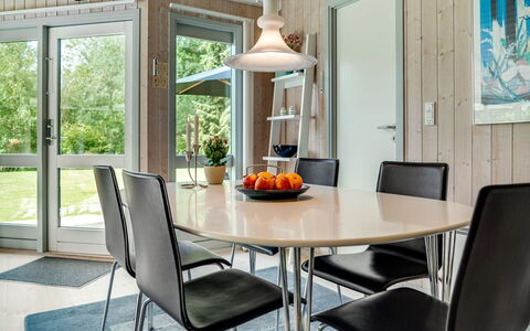 Marjatta - 850M from the Sea: Woongebied, Dak, Voorstad, Oprit, Landgoed, Schoorsteen