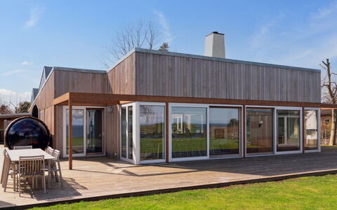 Vanta - 10M from the Sea: Dak, Land Lot, Verblijf, Huis, Landelijk Gebied, Schuur, Siding, Garden Gebouwen, Blokhut, Hut