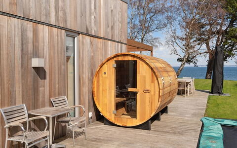 Vanta - 10M from the Sea: Dak, Land Lot, Verblijf, Huis, Landelijk Gebied, Schuur, Siding, Garden Gebouwen, Blokhut, Hut
