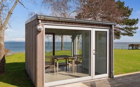 Vanta - 10M from the Sea: Dak, Land Lot, Verblijf, Huis, Landelijk Gebied, Schuur, Siding, Garden Gebouwen, Blokhut, Hut