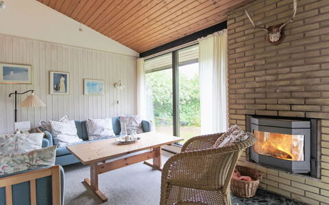 Maya - 900M from the Sea: Dak, Land Lot, Verblijf, Huis, Landelijk Gebied, Schuur, Siding, Garden Gebouwen, Blokhut, Hut