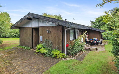 Maya - 900M from the Sea: Dak, Land Lot, Verblijf, Huis, Landelijk Gebied, Schuur, Siding, Garden Gebouwen, Blokhut, Hut