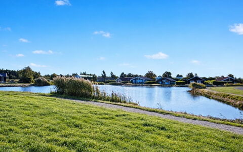 Domi - 1.2Km from the Sea: Blauw, Water, Watervoorraden, Dag, Zwemwater, Natuur, Groen, Natuurlijk Landschap, Waterweg, Bank