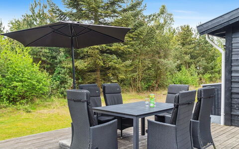 Kalevi - 900M from the Sea: Dak, Huis, Huis, Verblijf, Deur, Siding, Dek, Veranda, Plank, Hardwood