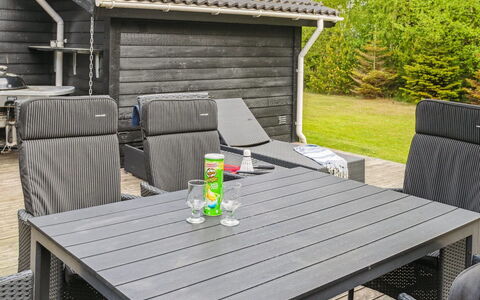Kalevi - 900M from the Sea: Dak, Huis, Huis, Verblijf, Deur, Siding, Dek, Veranda, Plank, Hardwood