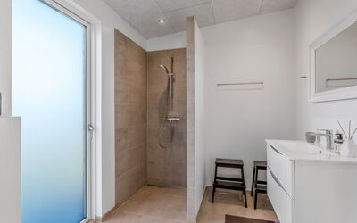 Vanna - 1.2Km from the Sea