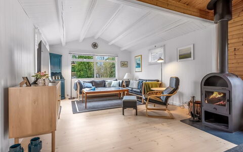Aarno - 700M from the Sea: Dak, Land Lot, Verblijf, Huis, Landelijk Gebied, Schuur, Siding, Garden Gebouwen, Blokhut, Hut
