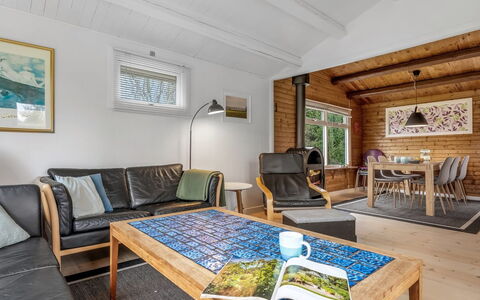 Aarno - 700M from the Sea: Dak, Land Lot, Verblijf, Huis, Landelijk Gebied, Schuur, Siding, Garden Gebouwen, Blokhut, Hut