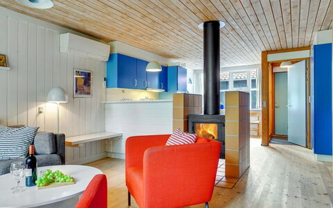 Bennek - 200M from the Sea: Dak, Huis, Huis, Verblijf, Deur, Siding, Dek, Veranda, Plank, Hardwood