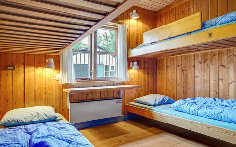 Bennek - 200M from the Sea: Dak, Huis, Huis, Verblijf, Deur, Siding, Dek, Veranda, Plank, Hardwood