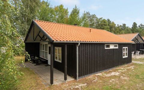 Bennek - 200M from the Sea: Dak, Huis, Huis, Verblijf, Deur, Siding, Dek, Veranda, Plank, Hardwood