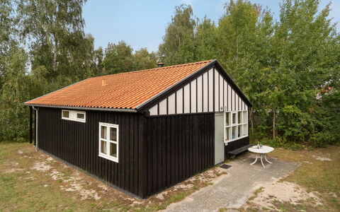 Bennek - 200M from the Sea: Dak, Huis, Huis, Verblijf, Deur, Siding, Dek, Veranda, Plank, Hardwood