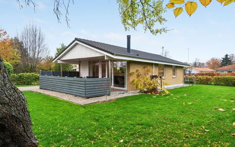 Umen - 300M from the Sea: Dak, Huis, Huis, Verblijf, Deur, Siding, Dek, Veranda, Plank, Hardwood