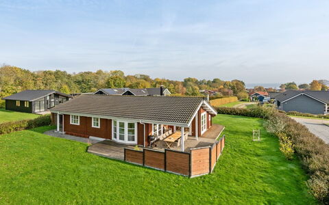 Ruusu - 300M from the Sea: Appartement, Schaduw, Balkon, Stoel, Hek, Buitenmeubels, Aluminium, Kunstgras