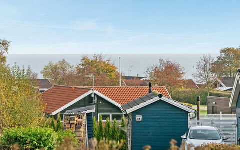 Ruusu - 300M from the Sea: Appartement, Schaduw, Balkon, Stoel, Hek, Buitenmeubels, Aluminium, Kunstgras