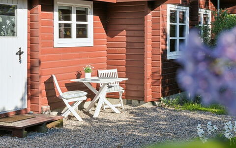 Swartebrand - 450M from the Sea: Struik, Stedelijk Ontwerp, Groundcover, Steen, Appartement, Landgoed, Metselwerk, Balkon, Landscaping