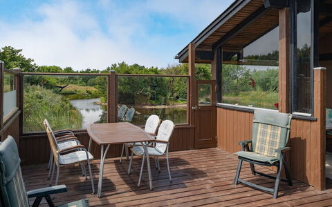 Frigga - 400M from the Sea: Dak, Huis, Huis, Verblijf, Deur, Siding, Dek, Veranda, Plank, Hardwood