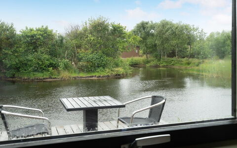 Frigga - 400M from the Sea: Dak, Huis, Huis, Verblijf, Deur, Siding, Dek, Veranda, Plank, Hardwood