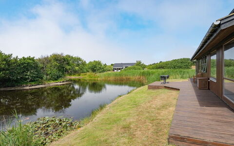Frigga - 400M from the Sea: Dak, Huis, Huis, Verblijf, Deur, Siding, Dek, Veranda, Plank, Hardwood