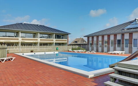Britt - 100M from the Sea: Dak, Huis, Huis, Verblijf, Deur, Siding, Dek, Veranda, Plank, Hardwood