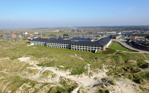 Britt - 100M from the Sea: Dak, Huis, Huis, Verblijf, Deur, Siding, Dek, Veranda, Plank, Hardwood