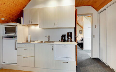Roya - 1.9Km from the Sea: Meubilair, Interieur Ontwerp, Stoel, Flooring, Tafel, Toevlucht, Verdieping, Plafond, Kamer, Eco Hotel