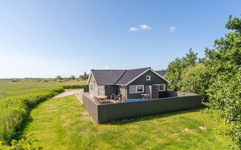 Jonna - 700M from the Sea: Dak, Land Lot, Verblijf, Huis, Landelijk Gebied, Schuur, Siding, Garden Gebouwen, Blokhut, Hut