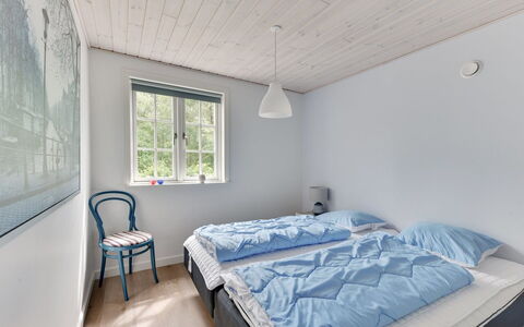 Emmeli - 1.2Km from the Sea: Slaapkamer, Hout, Bed, Bedding, Laken, Huis, Plafond, Interieur Ontwerp, Bed Frame, Verdieping