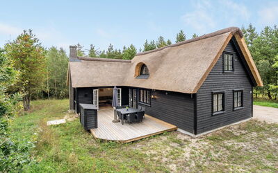 Emmeli - 1.2Km from the Sea